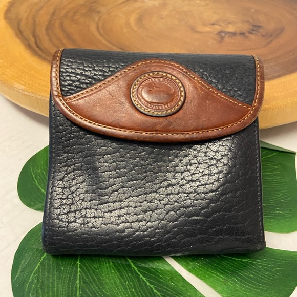 Dooney & Bourke Handbags - Dooney & Bourke Pebbles Leather Kiss Lock Billfold Wallet